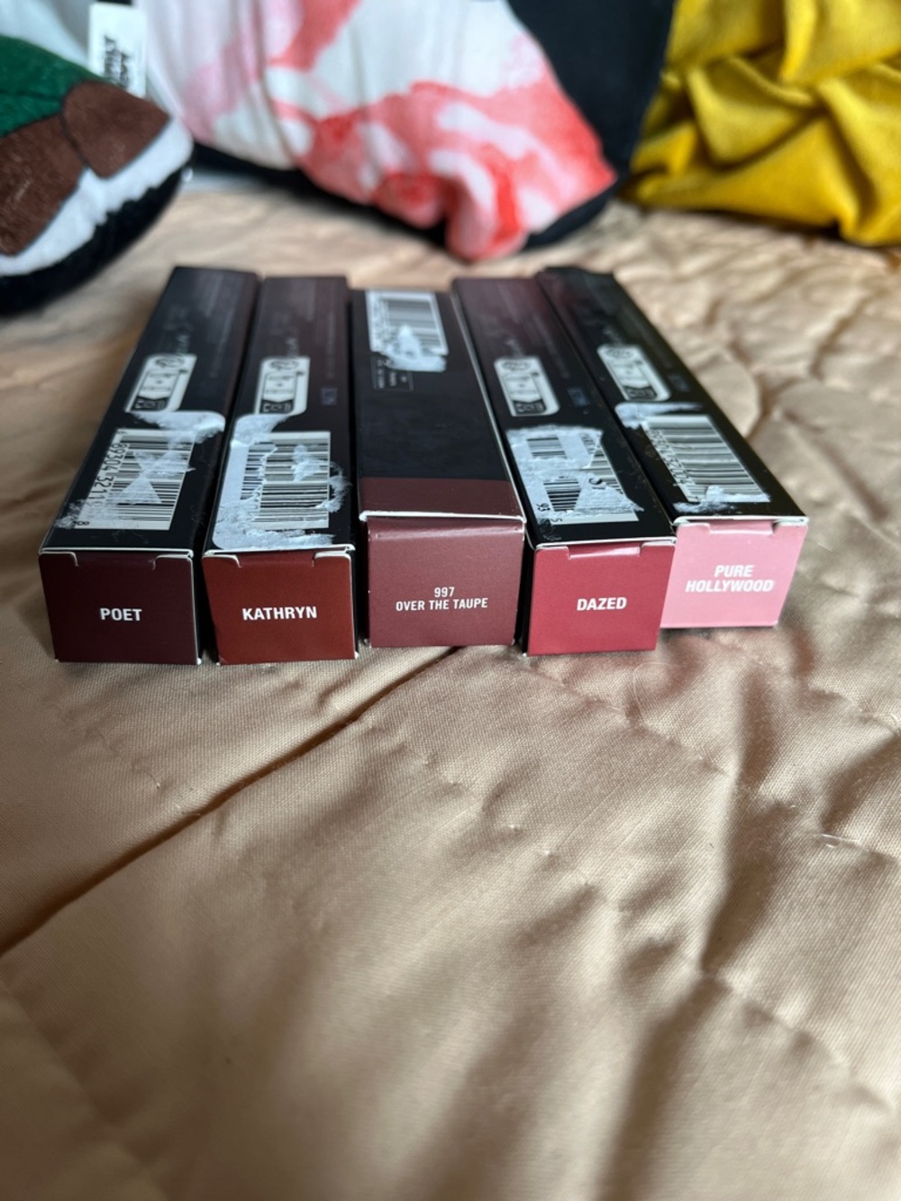 Lipstick bundle of 5 2 free lipstick